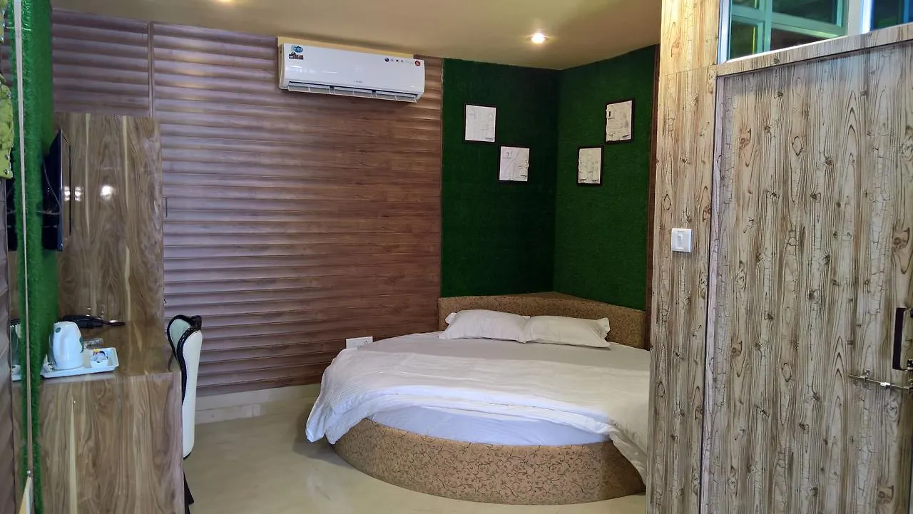 Resort The Space Jungle Retreat Hotel Udaipur